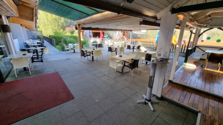 TERASA BIFE NA BAZENU